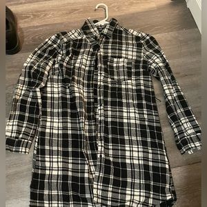 forever 21 men’s flannel white and black size medium